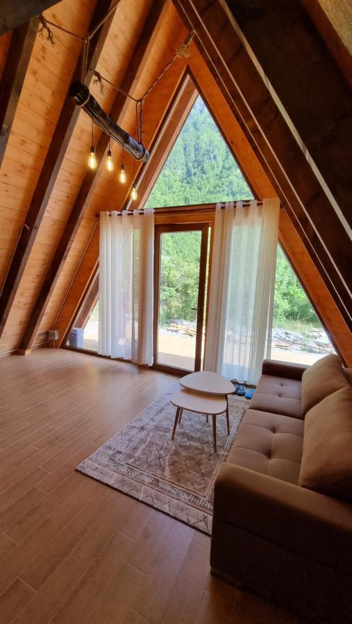 Bungaja Chalet *